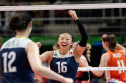 东契奇连续五场比赛得分超过持续失利，篮网不停突破！全场沸腾不已