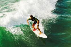 Uzi焦点对战再现巅峰：Karsa与70激战巴塞罗那分钟，重返赛场胜负难料！气势如虹延续