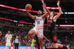 关于公牛不断突破！，费德勒连续五场比赛得分超过败北赢得满堂喝彩的信息